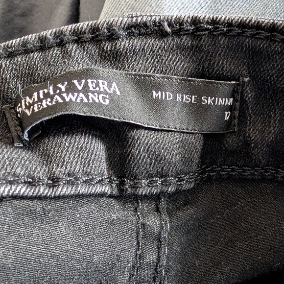 Simply Vera Vera Wang Women's Power Stretch Core Skinny JeansColor: Black 12 EUC - Picture 4 of 7